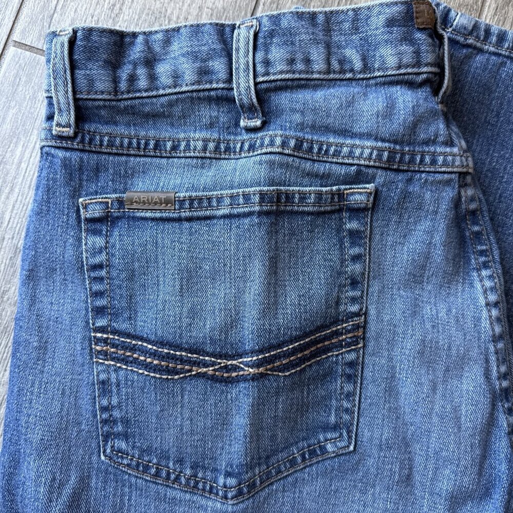 Ariat Jeans Mens 38x34 Blue M2 Relaxed Boot Workwear Medium Wash Denim Everyday